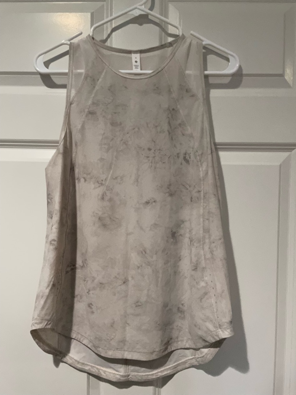 Lululemon Sculpt Sleeveless Tank Top in Light Gray size 8